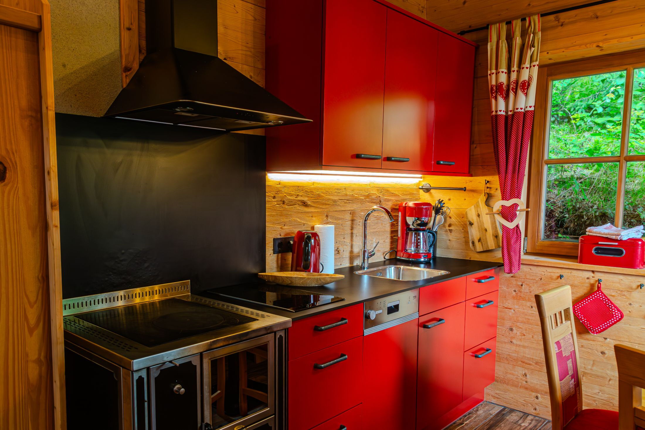 Die dazu passende Küchenzeile.