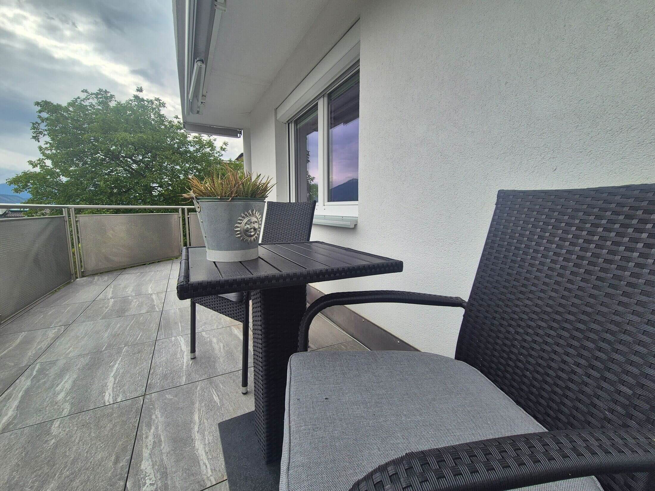 Gemütlich auf der Terrasse der Sonnseitn Karwendel.