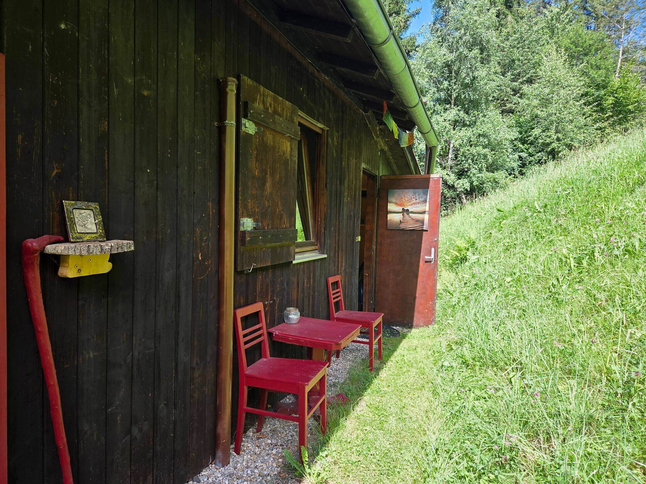 Zum Erholen geht es in die Zirben Sauna im Kochhäusl.