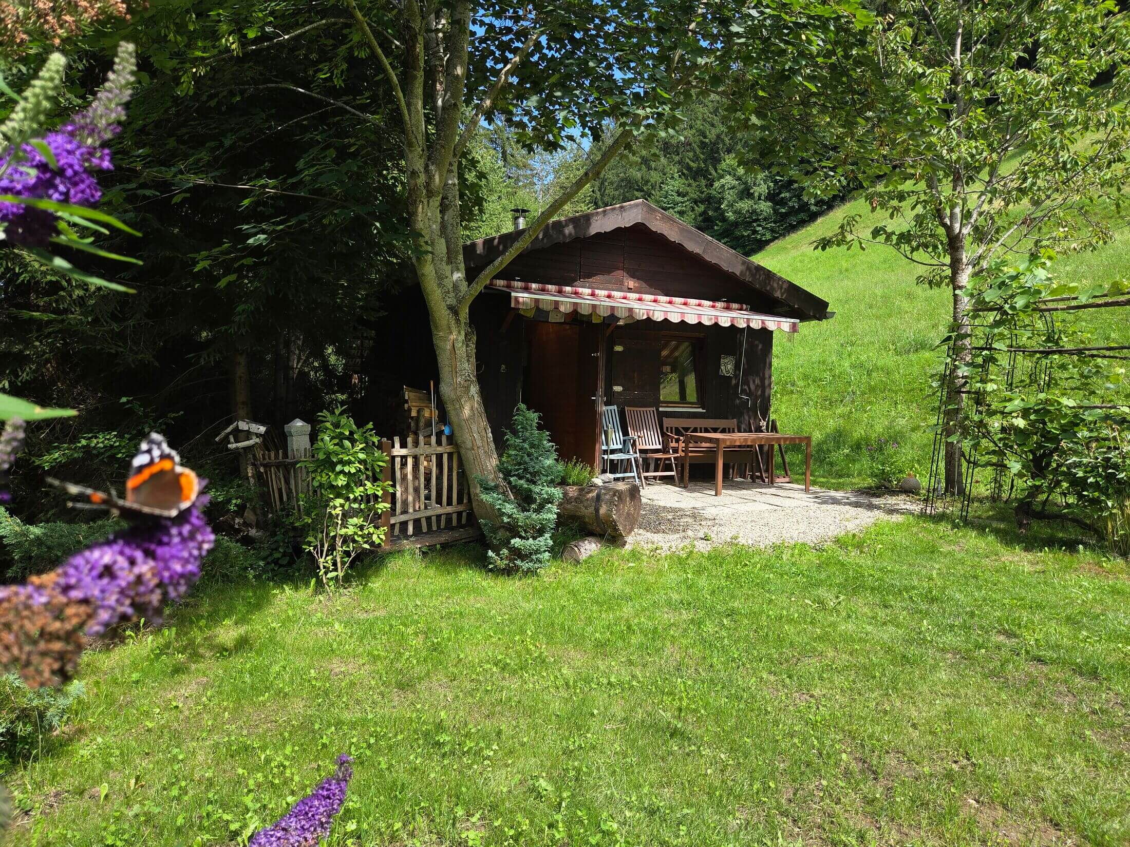 Am Wattenberg befindest du dich vor dem Kochhäusl in den Tuxer Alpen.