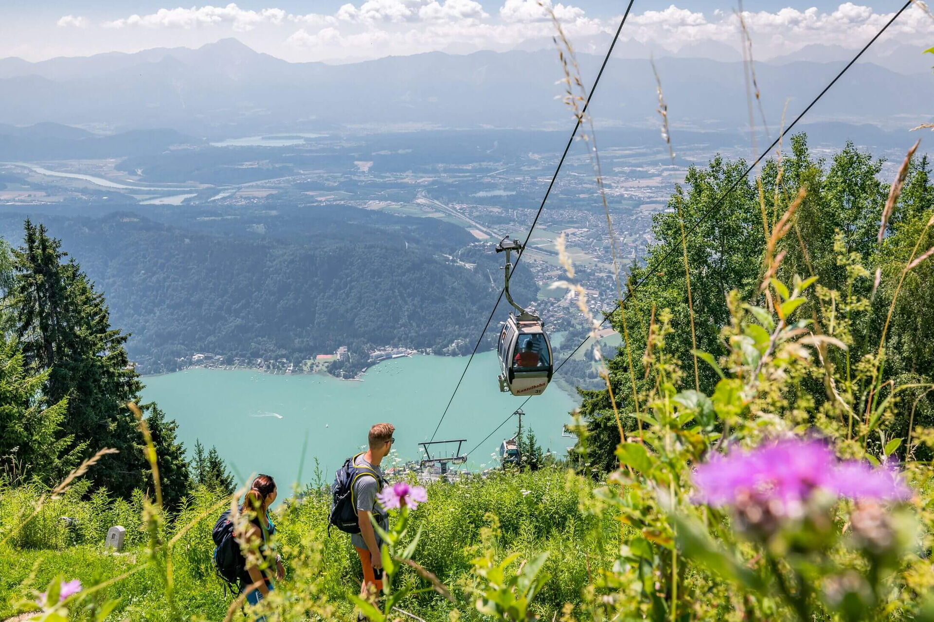 Wandern zur Gerlitzen Alpe mit Blick auf den See.