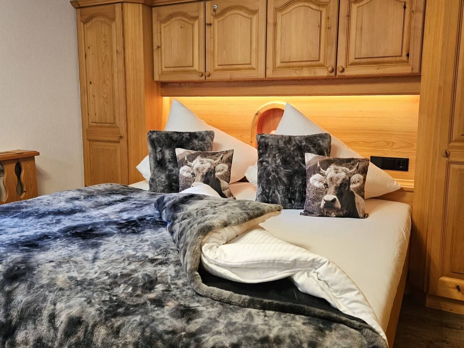 Für gemütliche Stunden im Schlafzimmer, des Chalets im Zillertal.