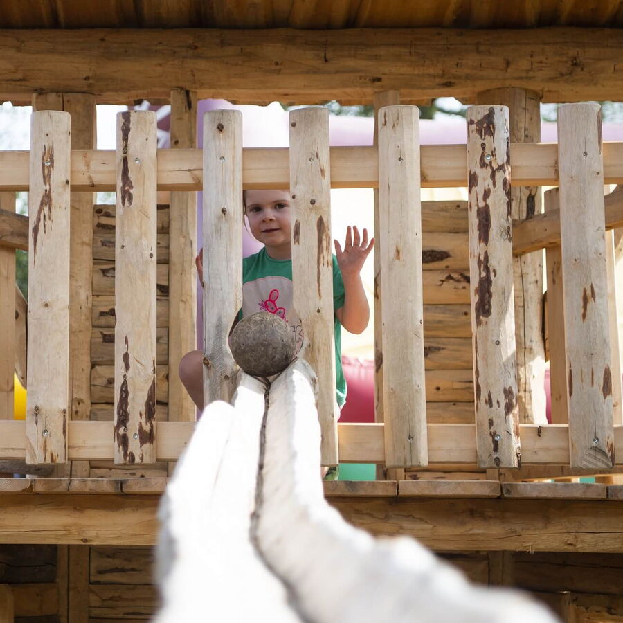 Der tolle Kugelwald am Glungezer lädt zum entdecken ein.