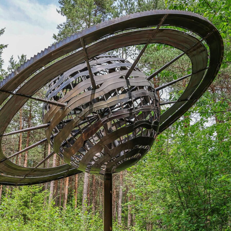 Der Planetenlehrpfad in Terfens lehrt spielerisch die Planeten.